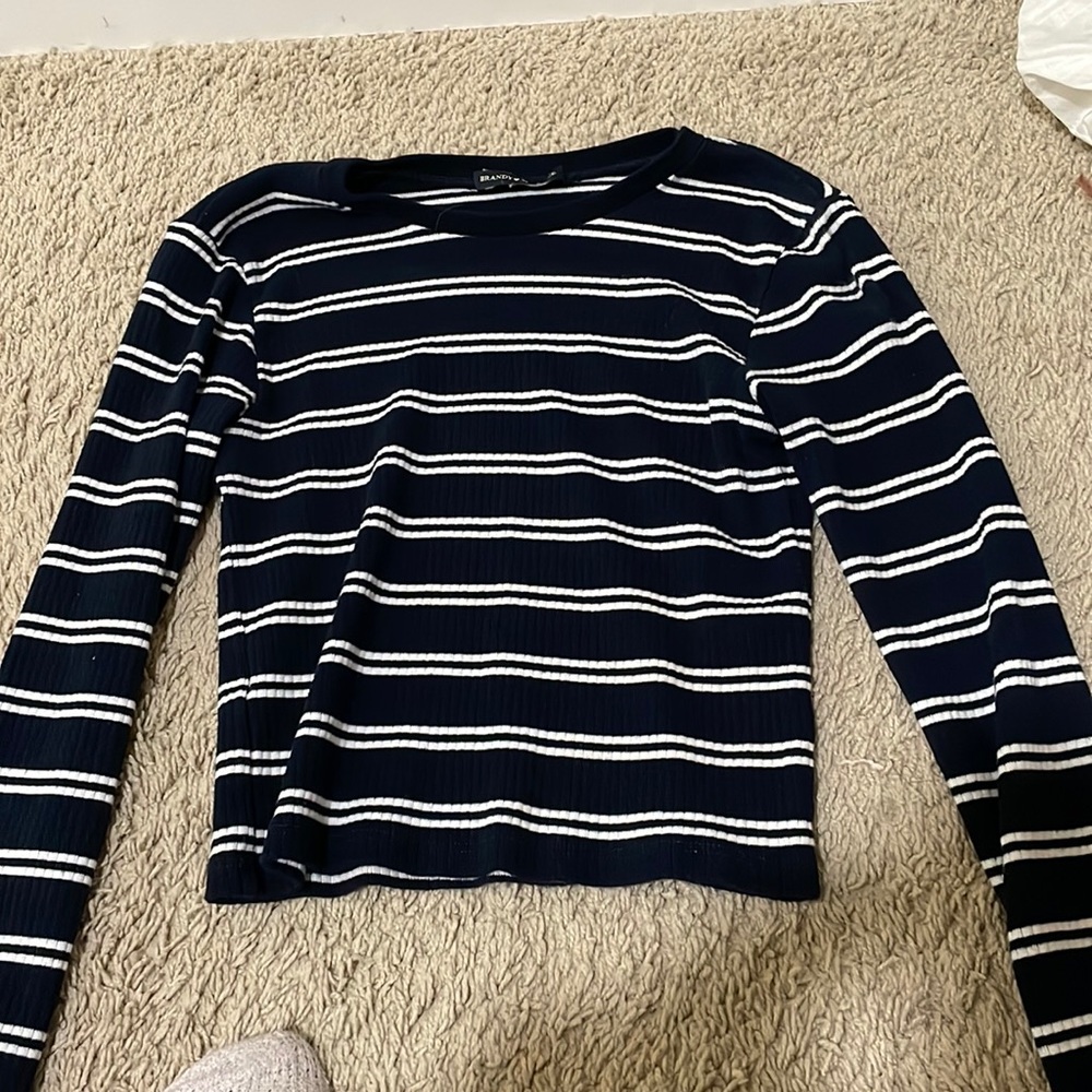 navy blue and whit long sleeve brandy melville cropped top